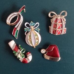 Christmas Holiday Brooches Set, Gold Tone Wiht Red, Green, Enamel & Rhinestones